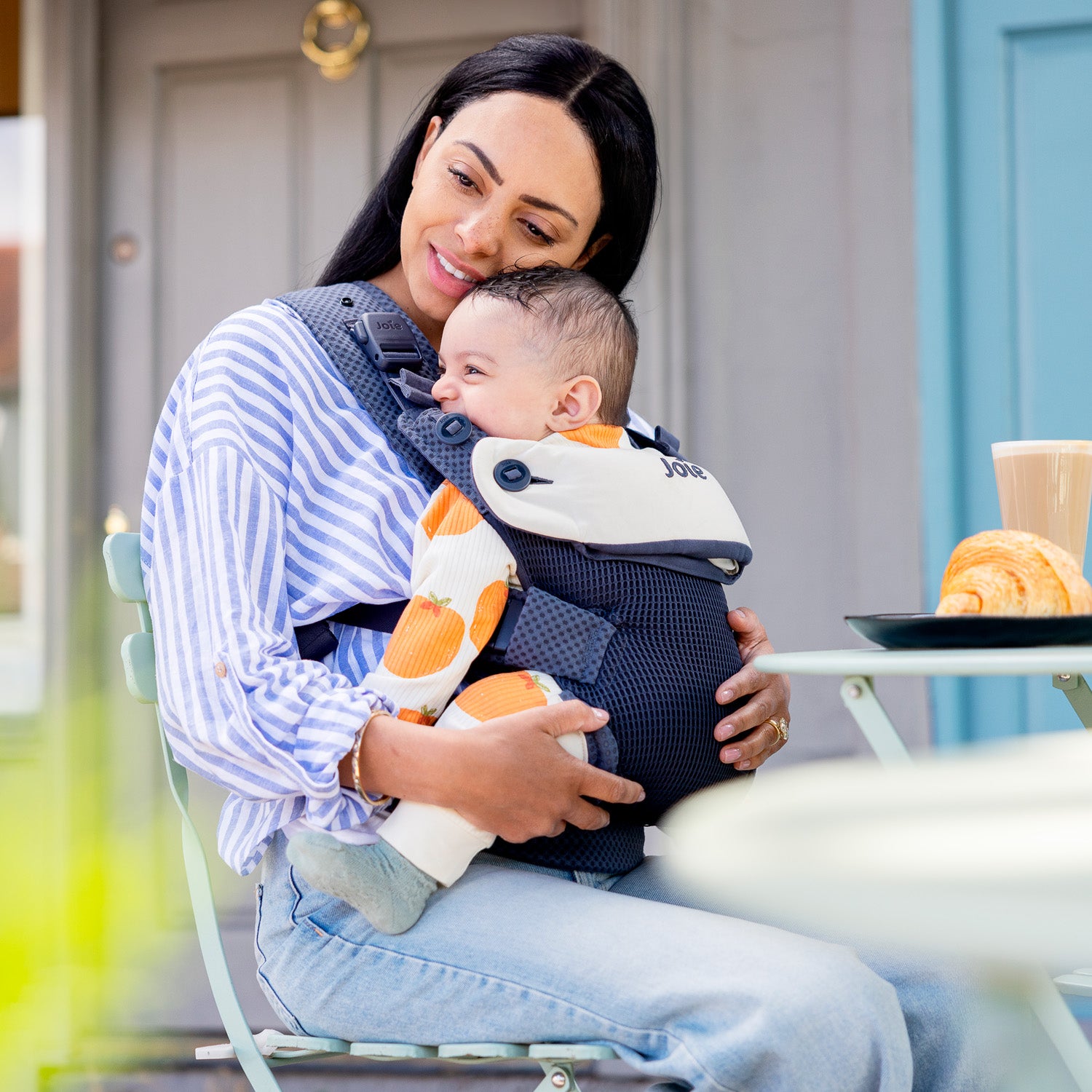 Cangurito de bebe joie savvy 