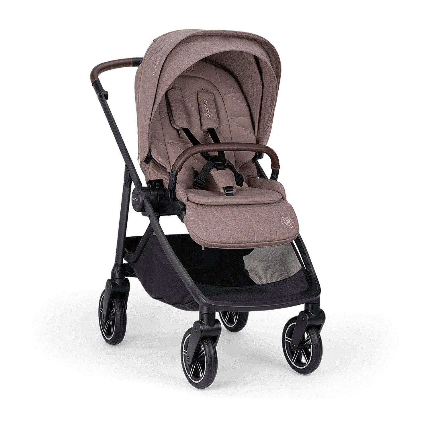 Coche bebe tipo compacto nuna swiv 