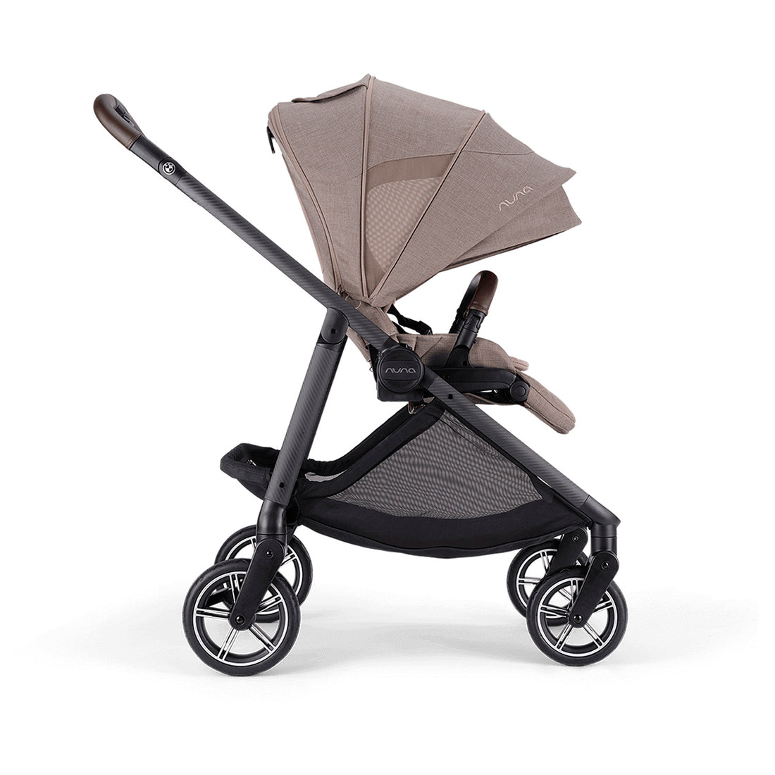 Coche bebe tipo compacto nuna swiv 