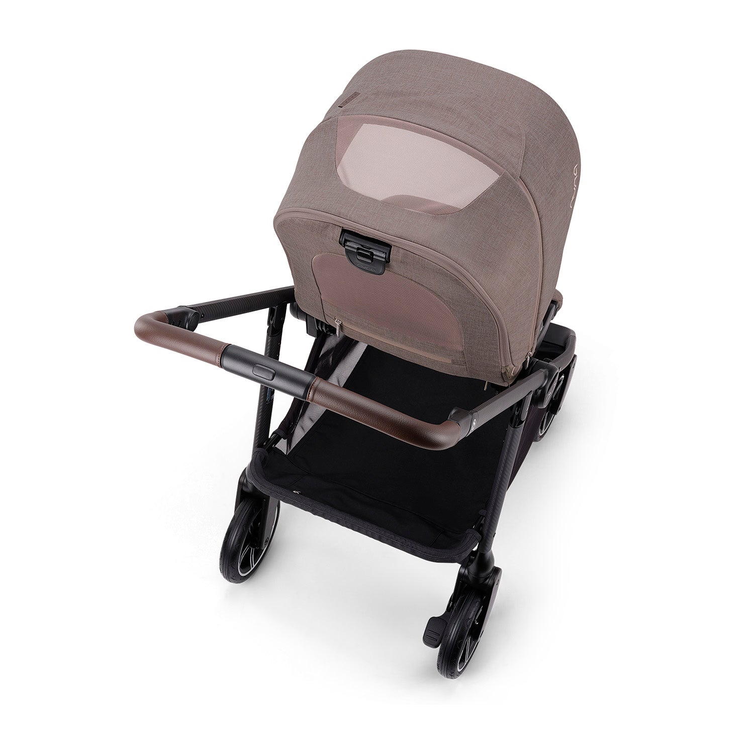 Coche bebe tipo compacto nuna swiv 