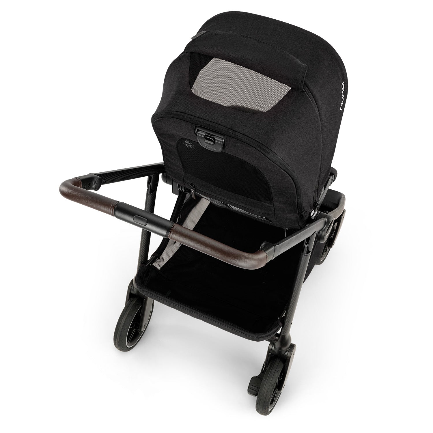 Coche bebe tipo compacto nuna swiv 