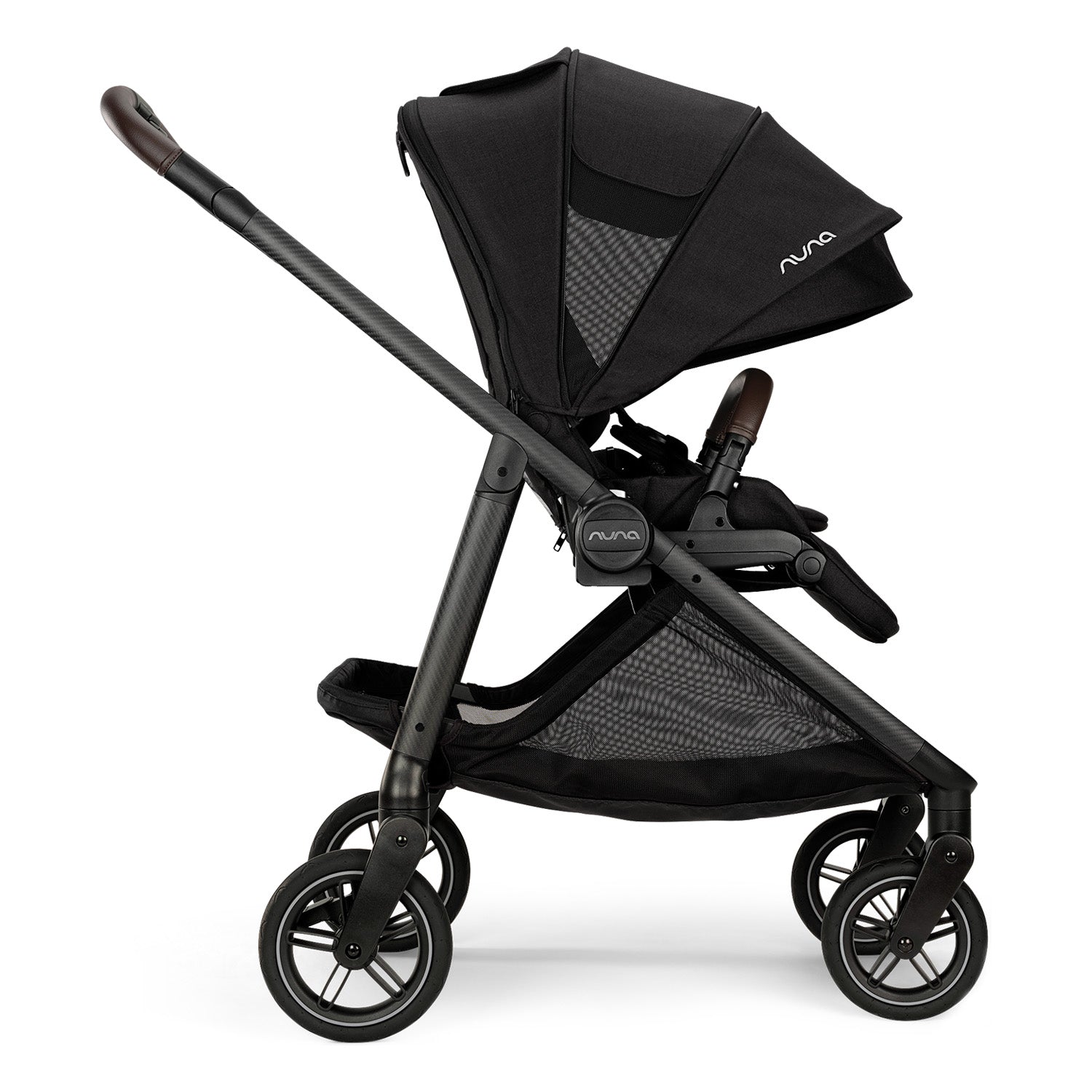 Coche bebe tipo compacto nuna swiv 