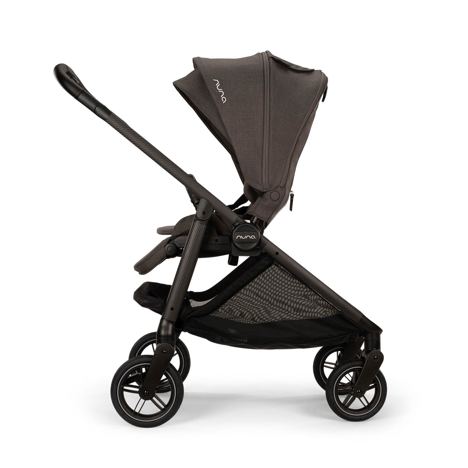 Coche bebe tipo compacto nuna swiv 