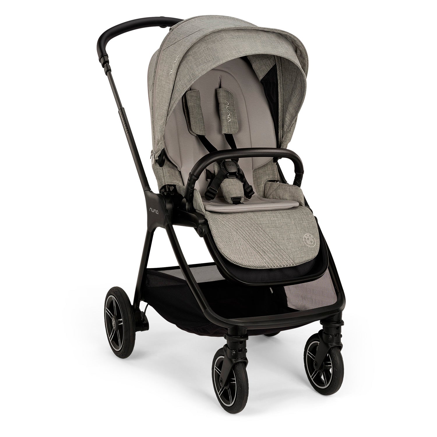 coche de bebe ultracompacto nuna TRIV next BMW