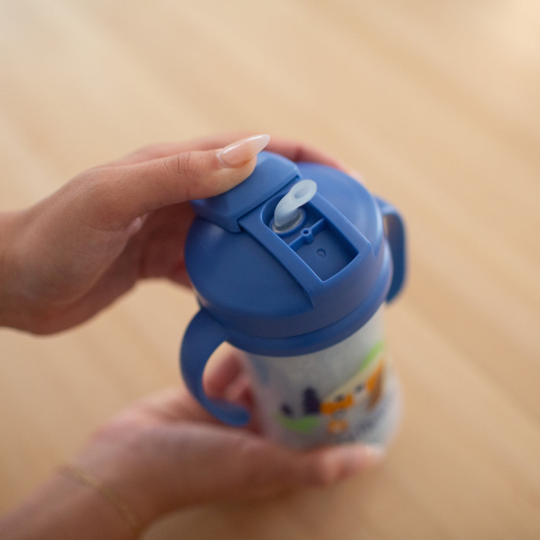 VASO CON CAÑITA 10OZ CON ASAS - Azul